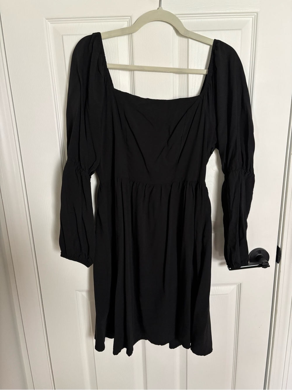 Women’s Black Square Neck Long Sleeve Mini Dress